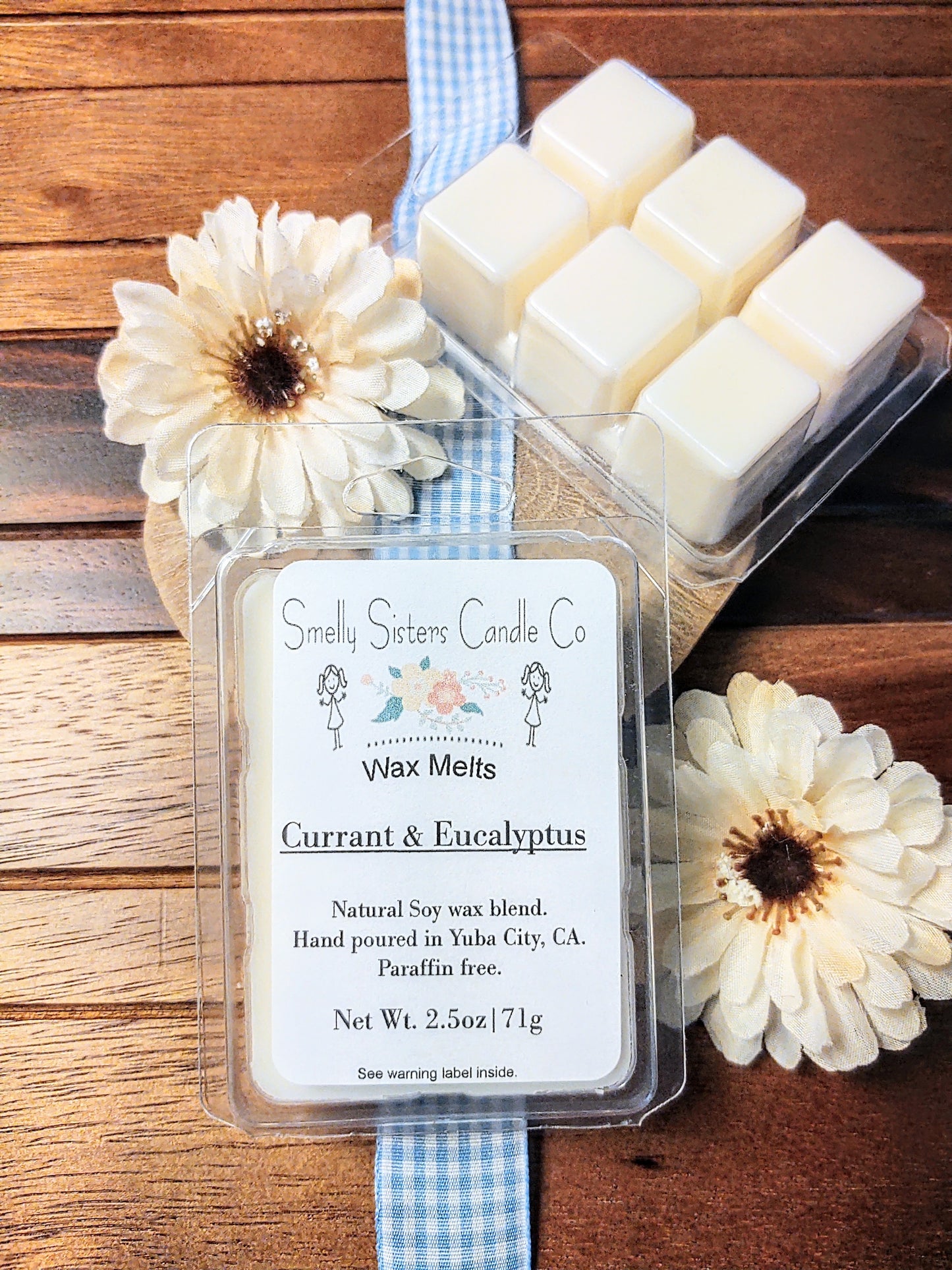 Eucalyptus scented wax melts made with natural soy and beeswax. Front view.