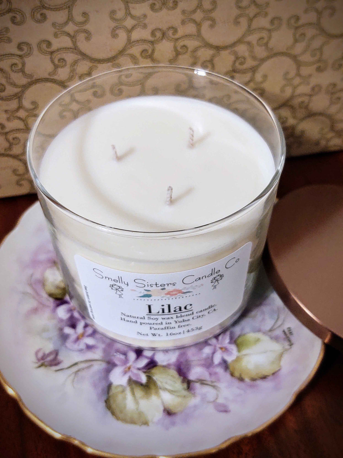 3-wick cleaner burning soy candle. Lilac scented.